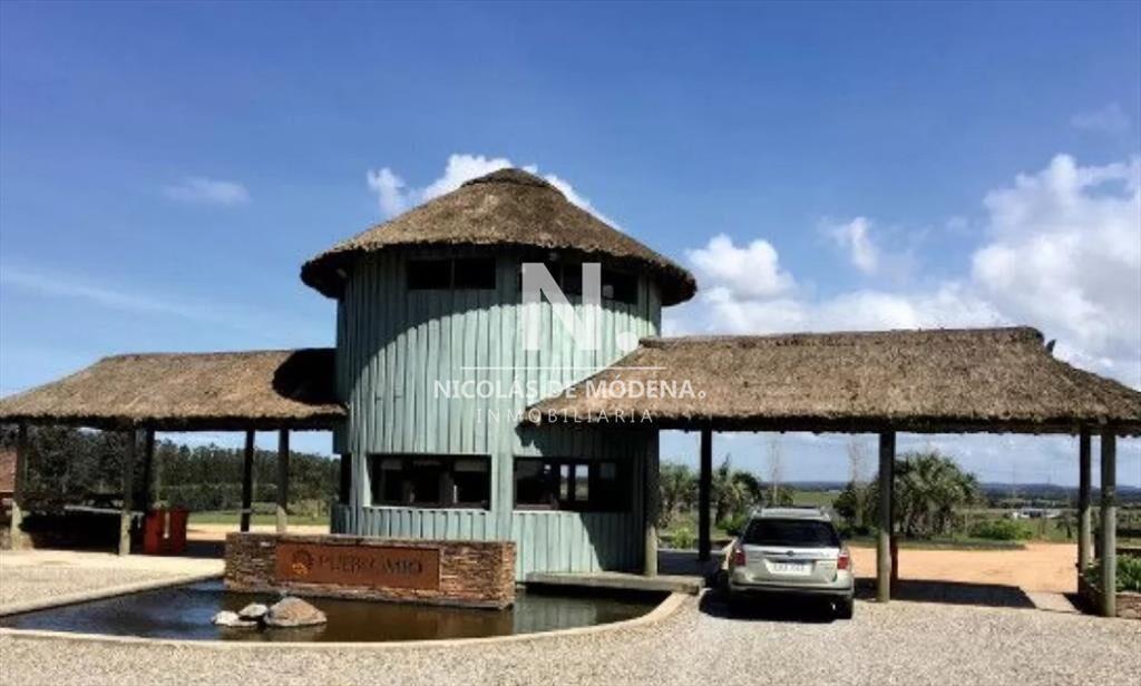 Terreno en venta en barrio cerrado Pueblo Mio.