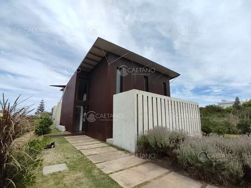 Venta casa 5 dormitorios Punta Piedras,