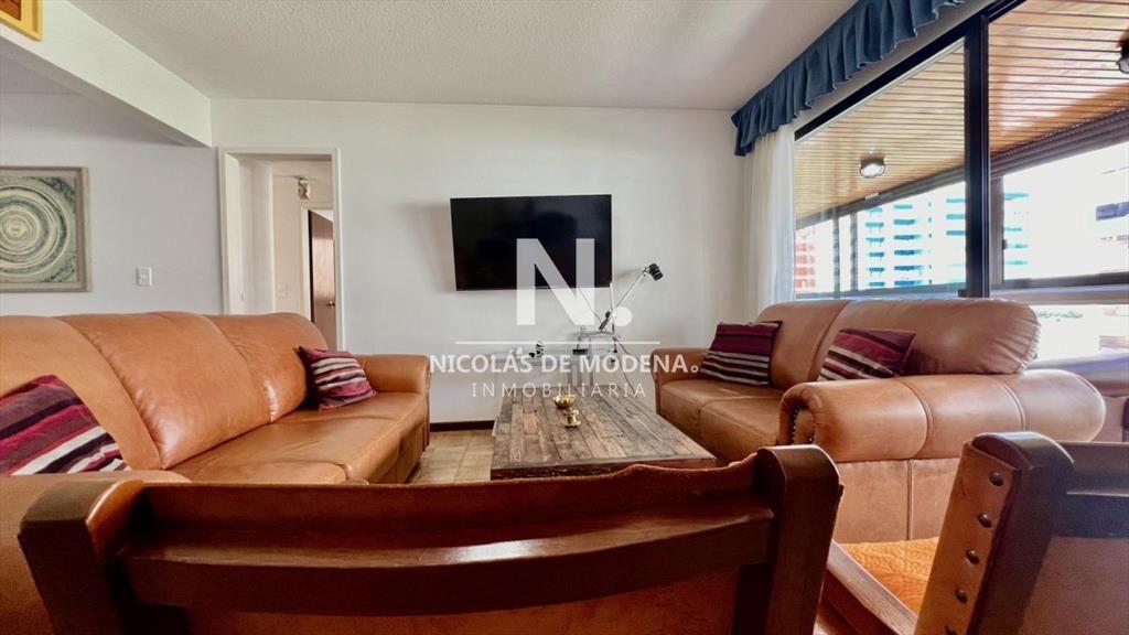En venta apartamento en Brava de 2 dormitorios.