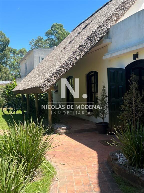 Amplia casa a la venta en Punta del Este de 6 en