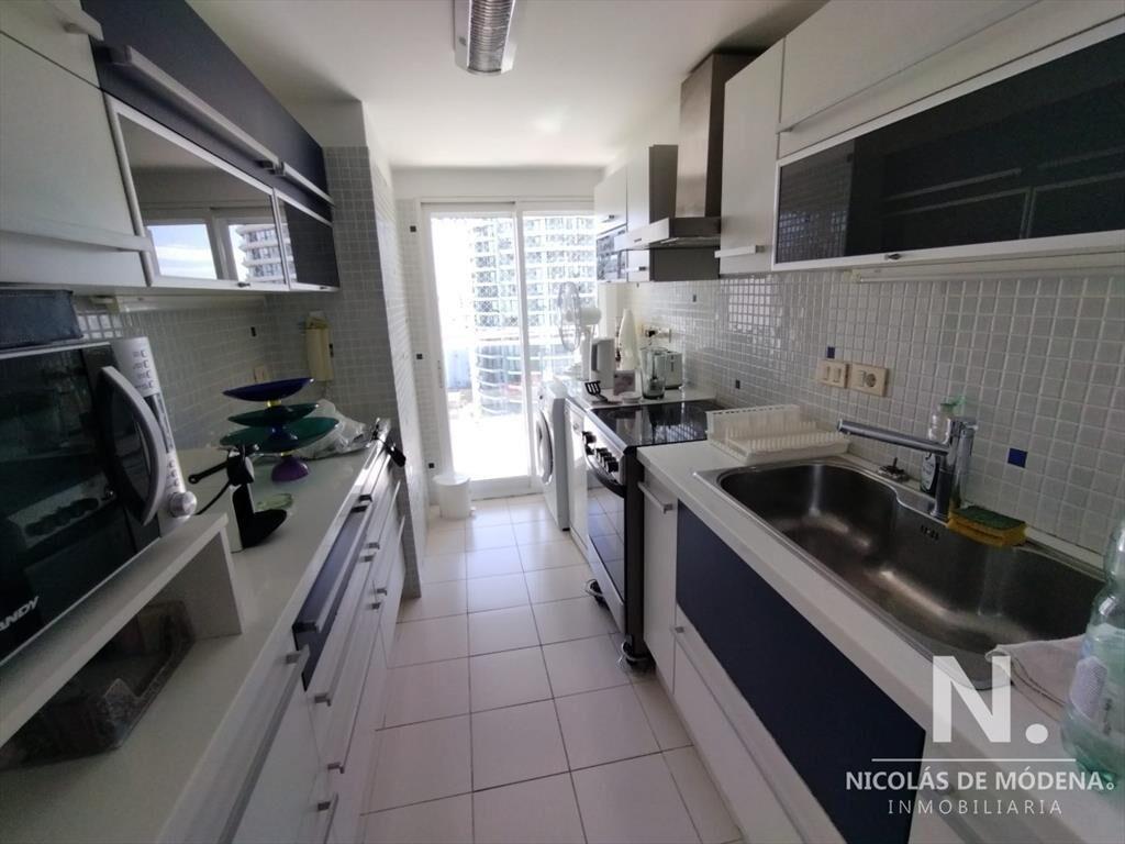 Vende Apartamento de 3 Dormitorios en Brava Punta del Este.