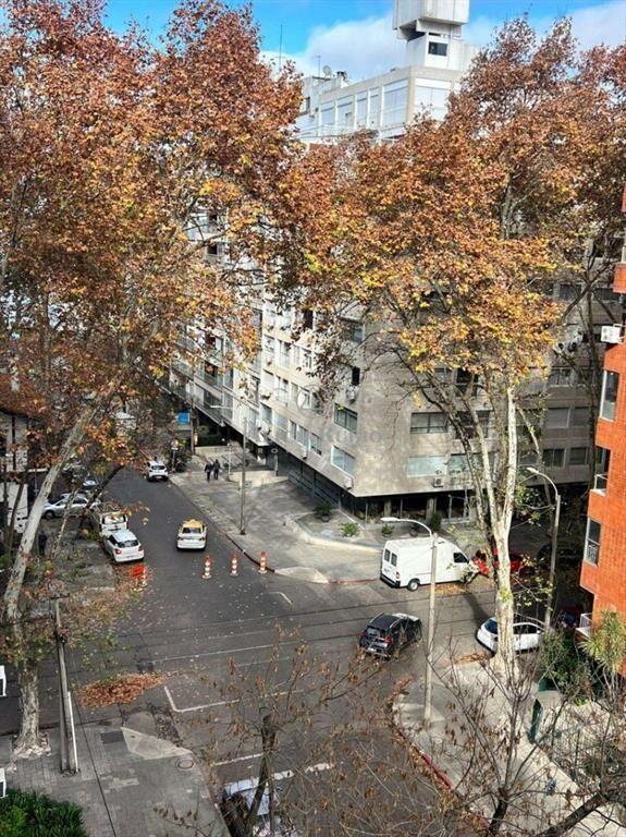 APARTAMENTO EN ALQUILER DE 2 DORMITORIOS. 2 BAÑOS. TERRA...