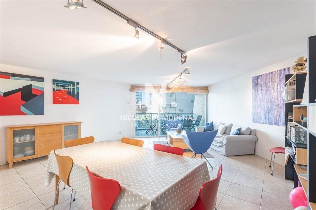 Vende apartamento de 3 dormitorios, en Brava del
