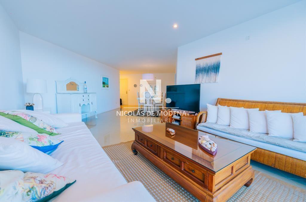 Apartamento de 3 dormitorios en venta. Torre Sol