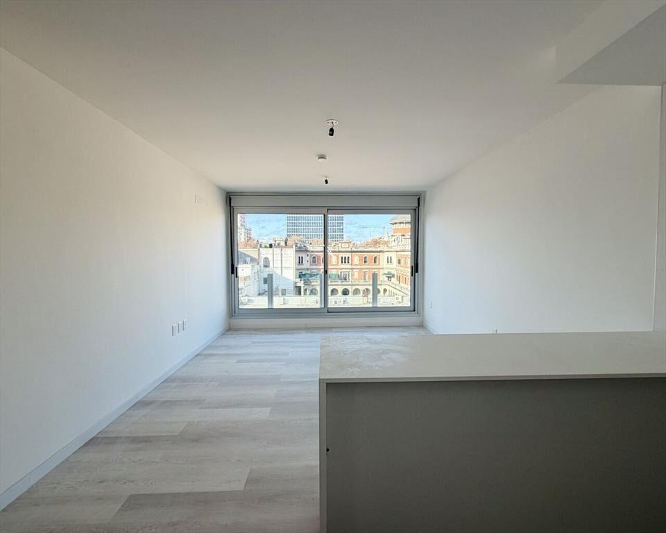 Venta apartamento 1 dormitorio al frente en Cordon. a estre