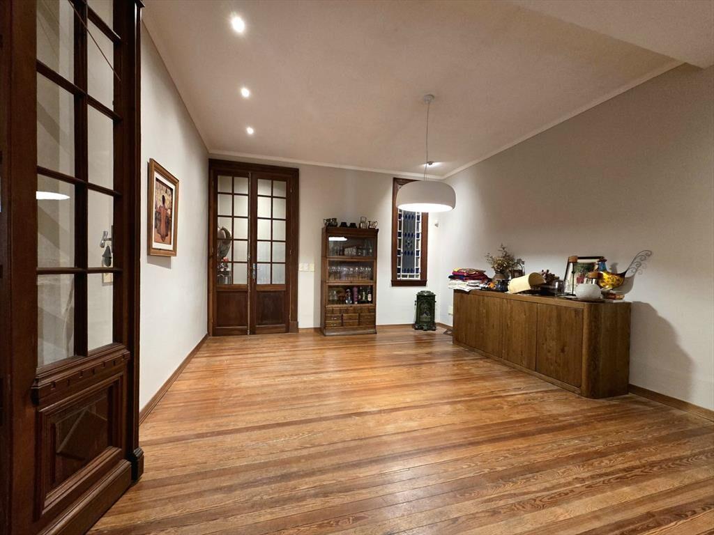 Venta de casa de estilo en Pocitos 4 dormitorios...