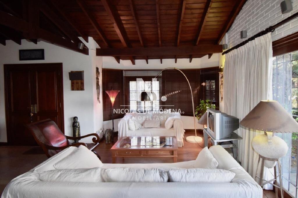 Casa en Playa Mansa de Cuatro Dormitorios en Alquiler Punta