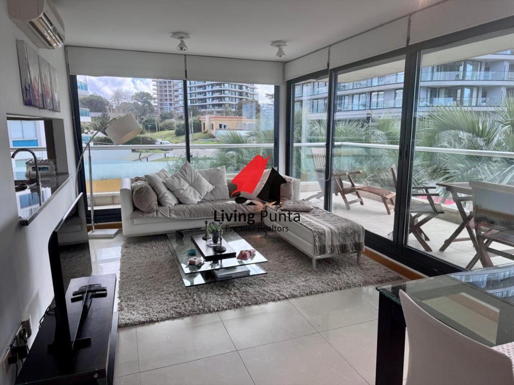 Hermoso apartamento en venta a pasos del mar