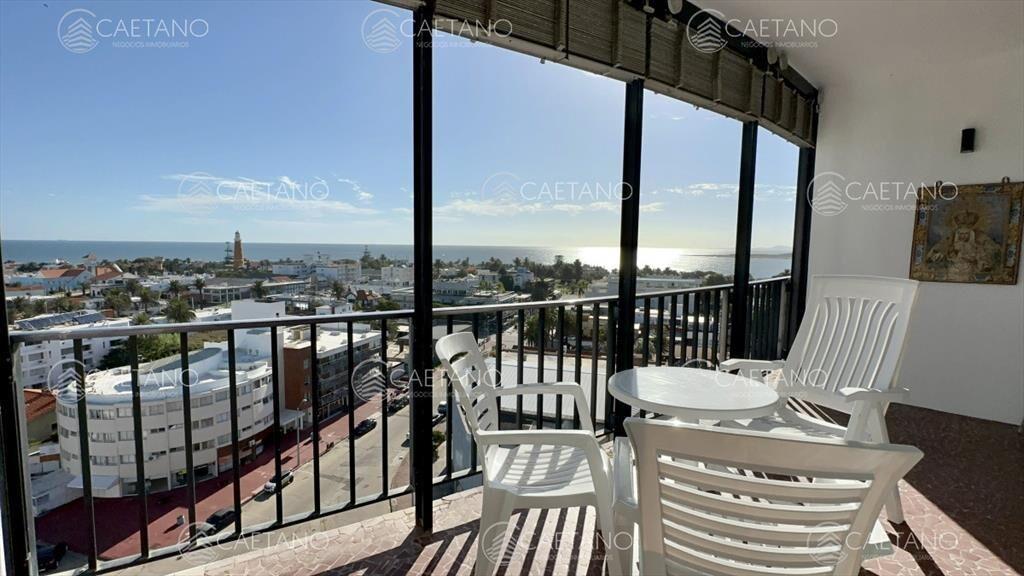 Piso alto en venta, con inmejorable vistas al mar