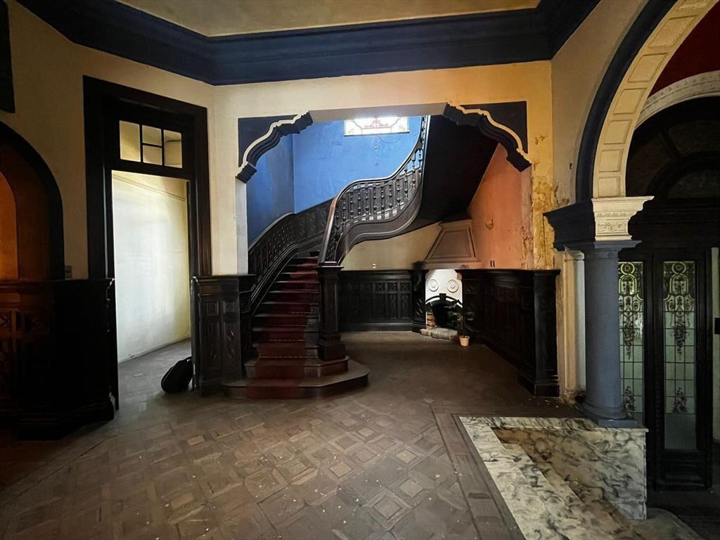 Excelente casa, ideal empresa o edificio sobre Agraciada!!