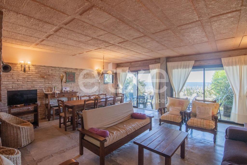 Casa en Venta Sobre la Playa Faro La Paloma...