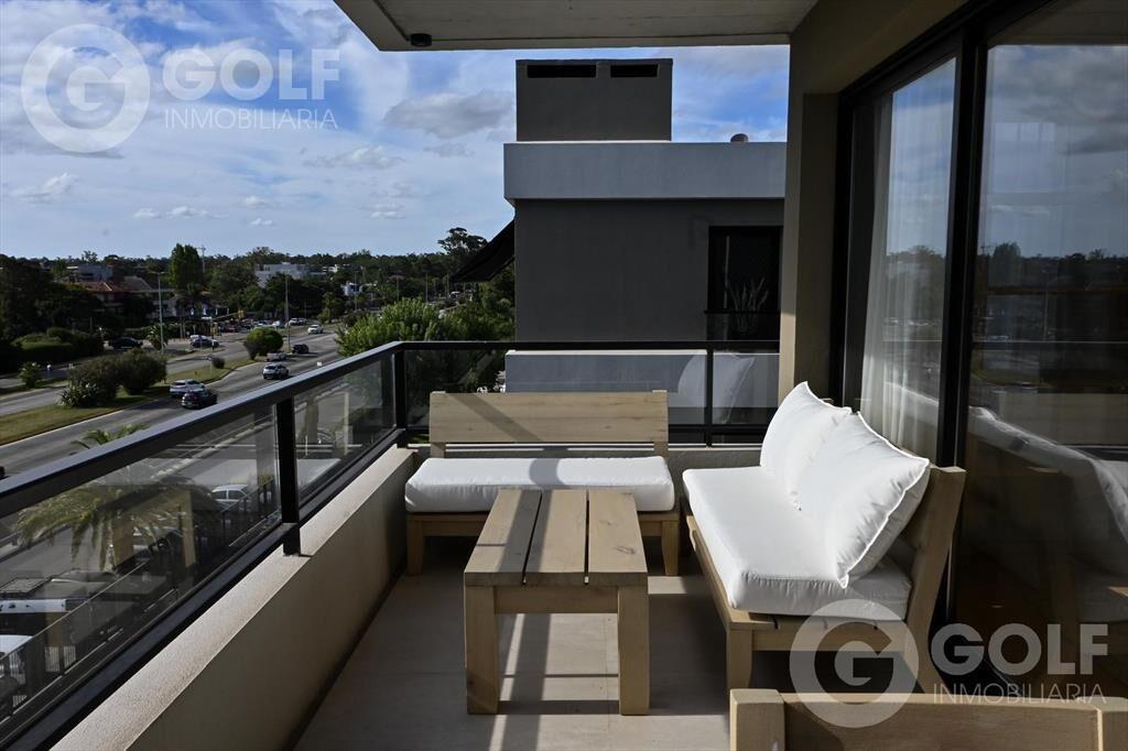 Alquiler de apartamento de 3 dormitorios en Parque Miramar