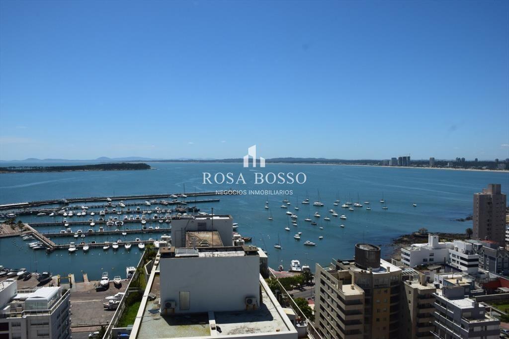 Apartamento en venta con vista al puerto