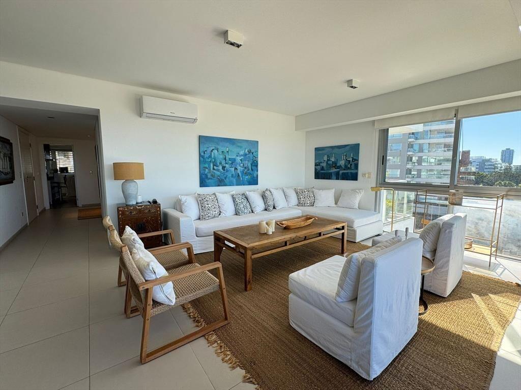 Venta Brava 28 4 suites, vista al mar amenities.