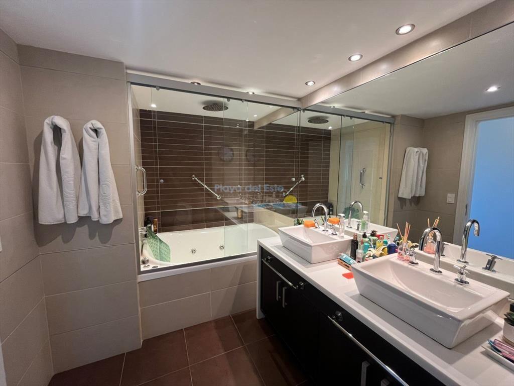 Apartamento en venta de 3 dormitorios en Punta ,