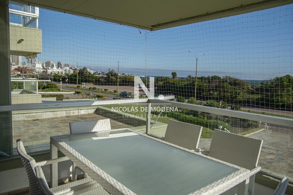 Hermoso Departamento de 3 dormitorios en venta frente al ma