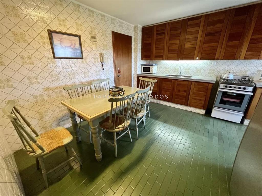 Apartamento en venta de 3 dormitorios en edificio