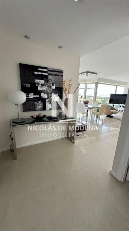En venta apartamento de 3 dormitorios en Brava,