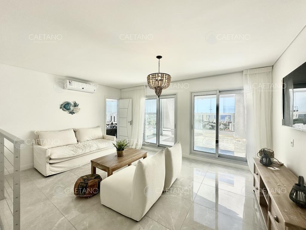 Alquiler Departamento 3 Dormitorios Playa mansa Punta del