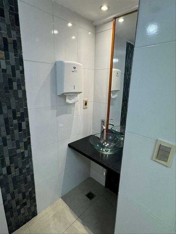 LOCAL COMERCIAL CON 520 MTS CUADRADOS EN 2 NIVELES Alquiler