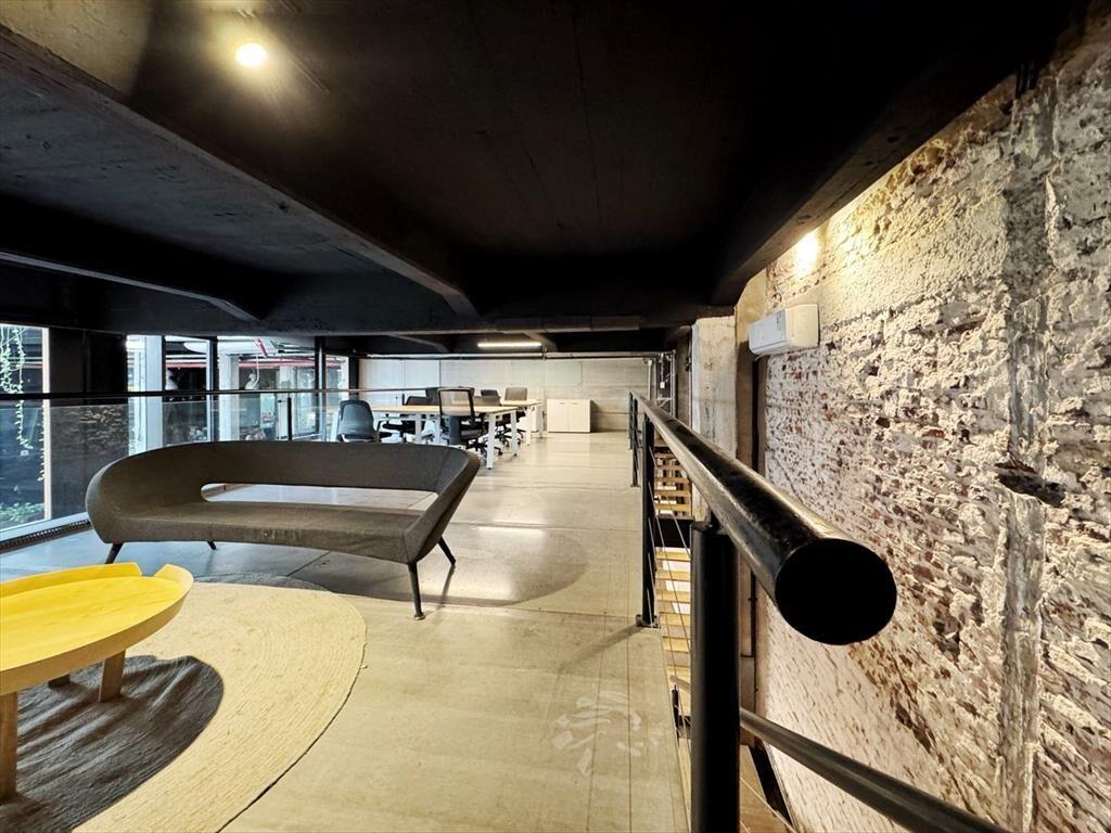 - ALQUILER -OFICINA - COWORK - TODO INCLUIDO - TRES CRUCES-