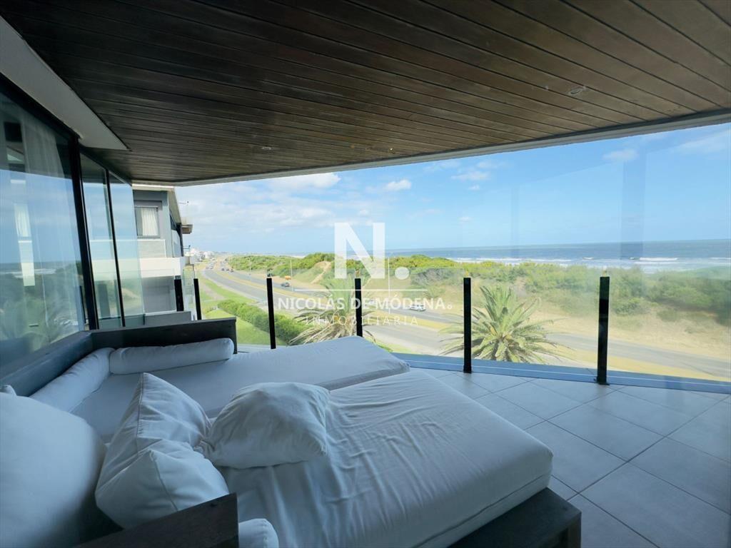 venta de apartamento pent house frente a playa
