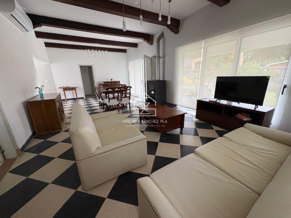 Alquiler anual casa de 3 dormitorios en Mansa,