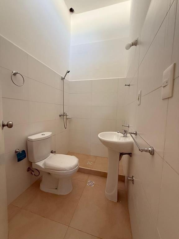 ALQUILER CASA 1 DORMITORIO CARRASCO NORTE