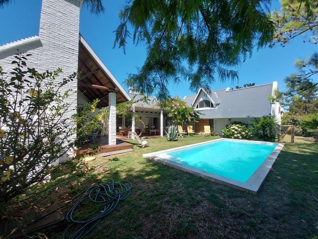 Casa en venta a pocas cuadras de La Posta del Cangrejo y la