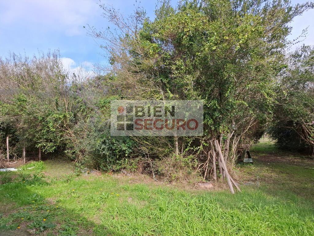 Sólida casa con gran terreno de 1.200 m²,  en venta en Las