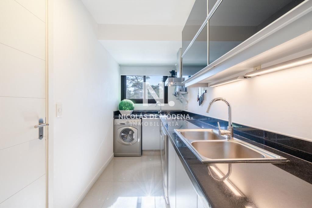 En venta apartamento de 3 dormitorios en suite,