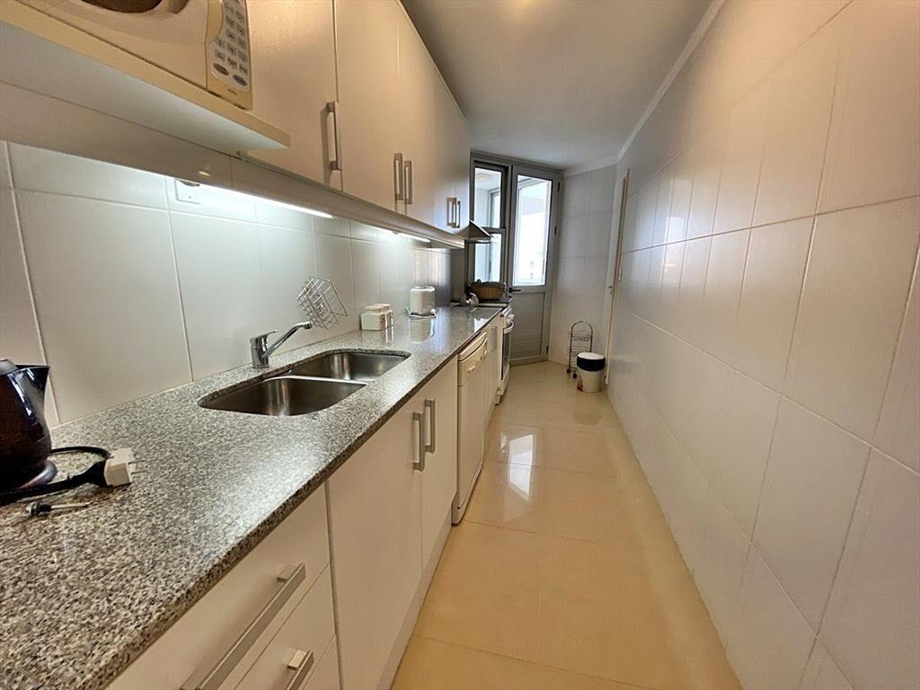 VENTA DE DEPARTAMENTO DE 3 DORMITORIOS EN EDIFICIO SOL Y LU