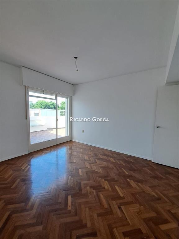 Casa de altos en venta de 2 dormitorios 2 baños y cocher...