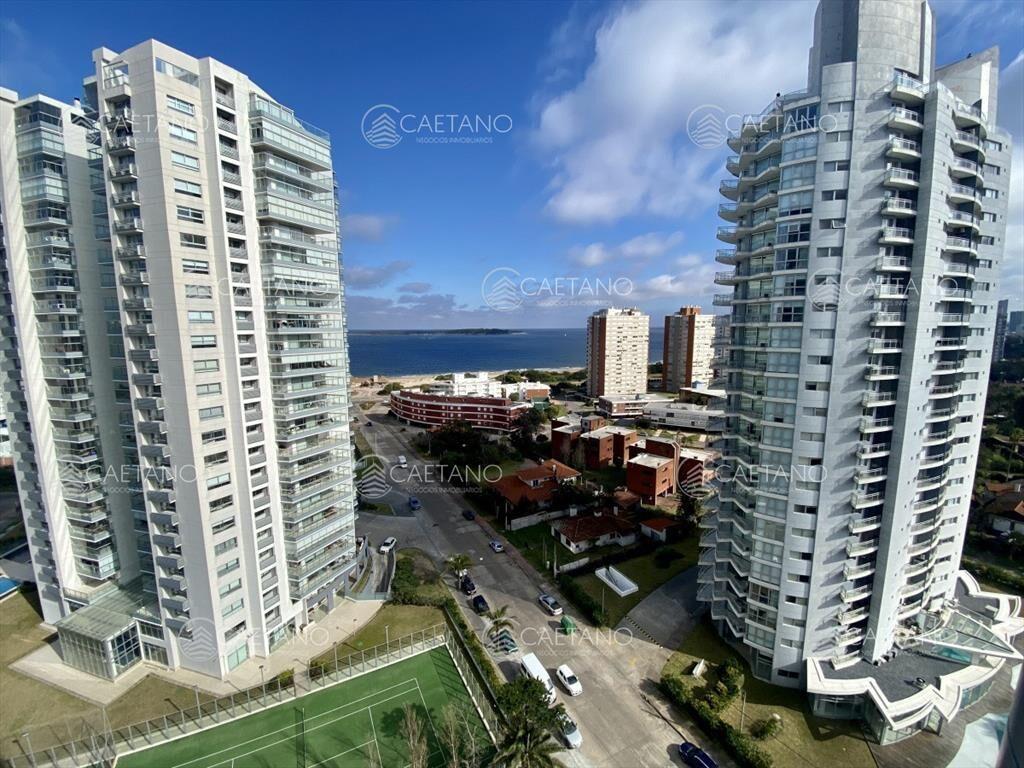 Venta dos dormitorios playa mansa Punta del Este