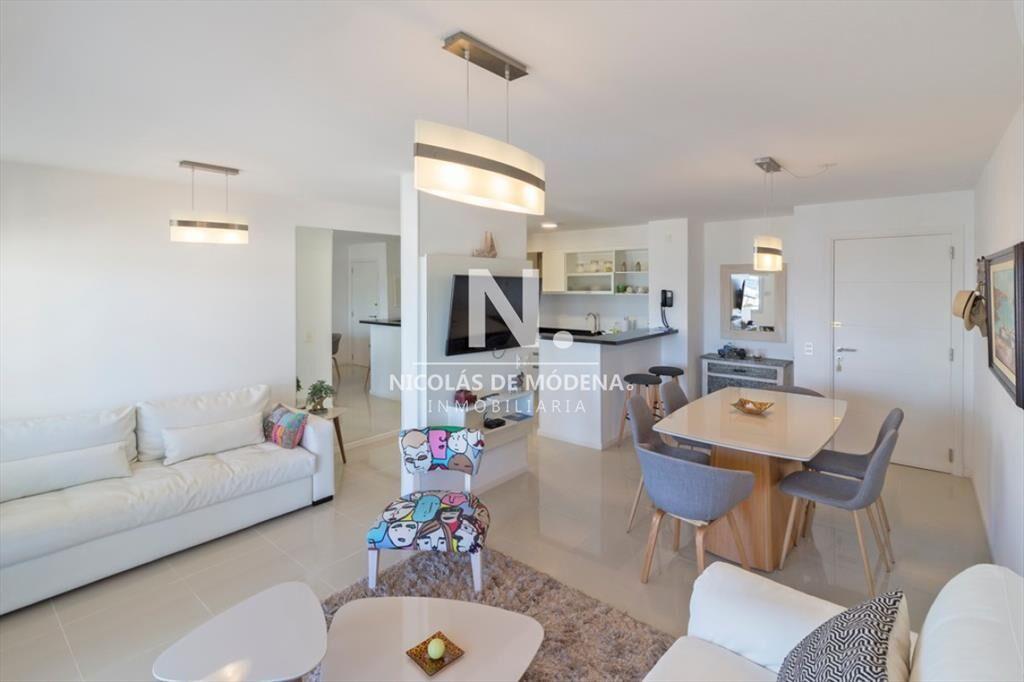 Hermoso Apartamento en torre Arenas del Mar 2