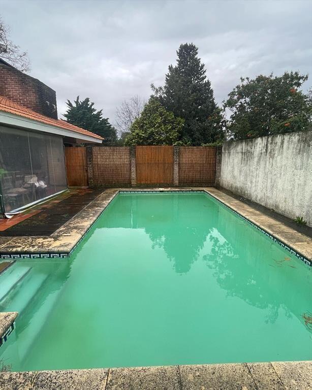 CASA EN VENTA CON RENTA ATLÁNTIDA