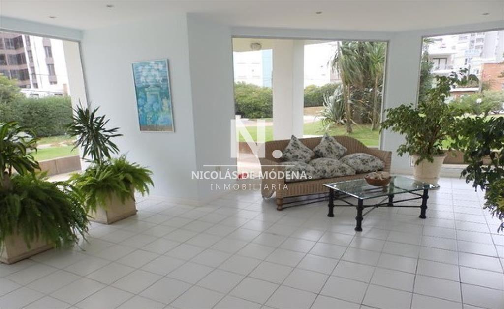 En venta, apartamento comodo de 2 dormitorios, en