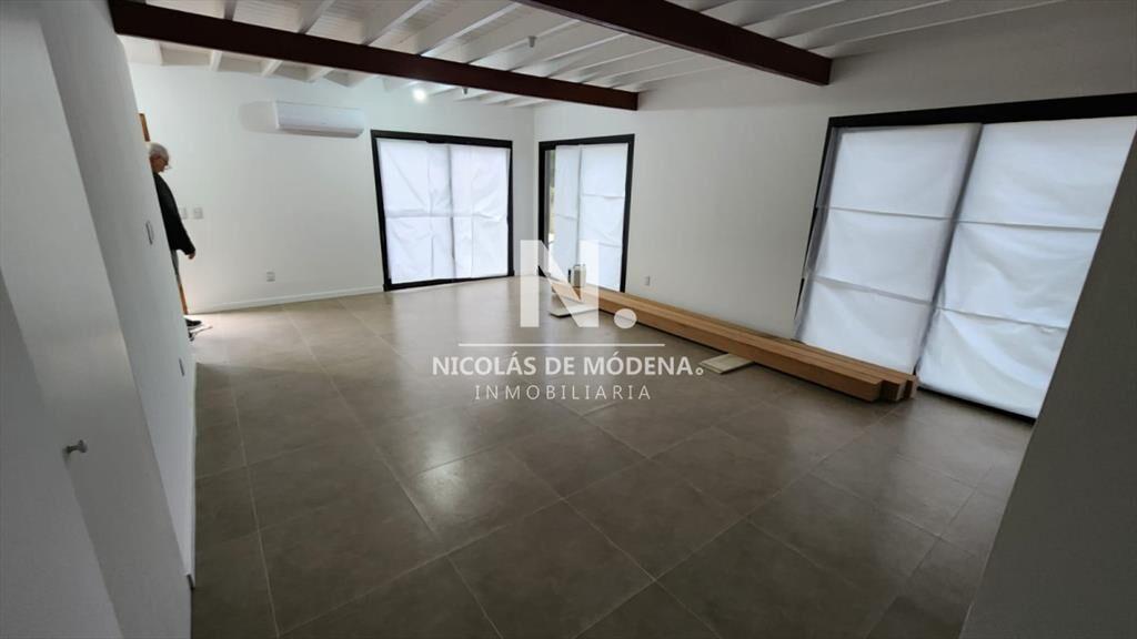 En venta espectacular casa en La Barra de 4