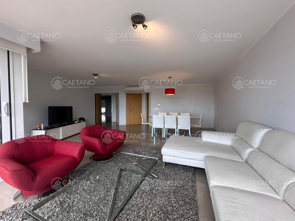 Apartamento en venta de 3 dormitorios en Punta