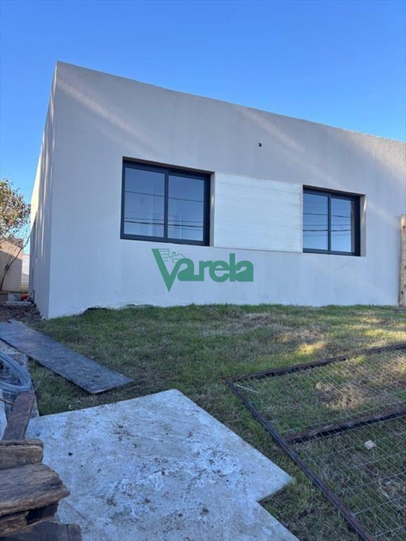 Venta de tres casas a estrenar en Lagomar