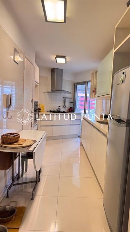 Apartamento frente al mar, 2 dormitorios más dependencia