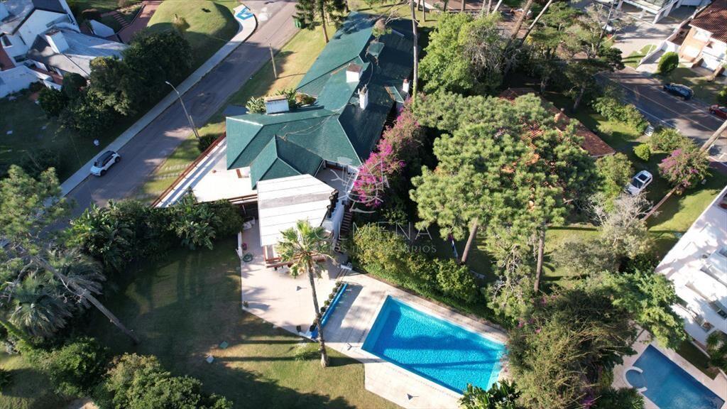 Alquila gran casa de 5 dormitorios en Playa Mansa, Punta de
