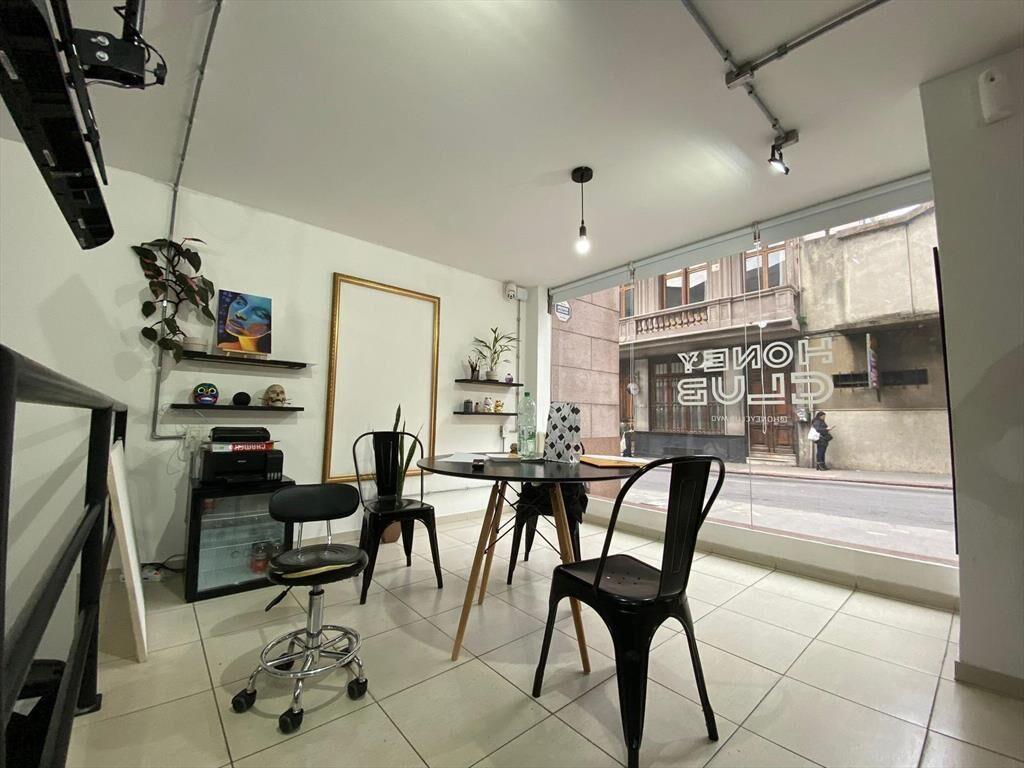 Venta oficina 33 m² con renta en Ciudad Vieja
