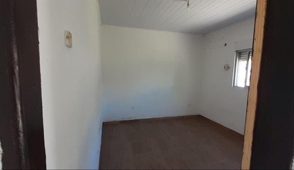 Venta de Casa Reciclada en Salto con Gran Terreno y Excelen