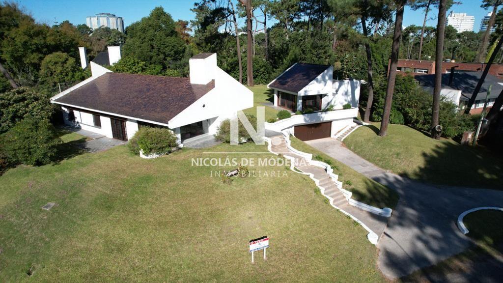 Casa en venta en Lugano, Punta del este, 3 y