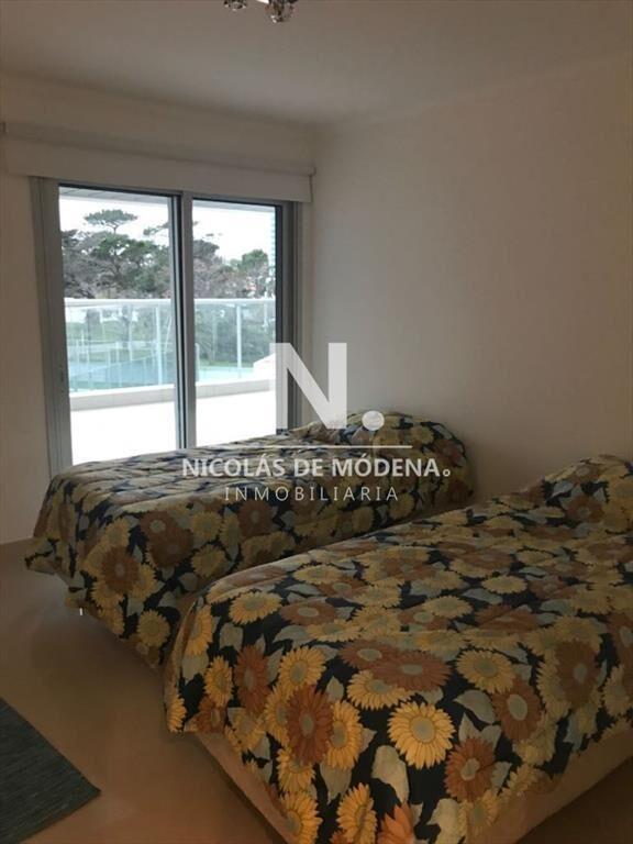 Vende apartamento de 2 dormitorios en miami II,
