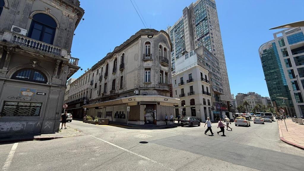 B. Mitre esq Buenos Aires, imperdible punto!!