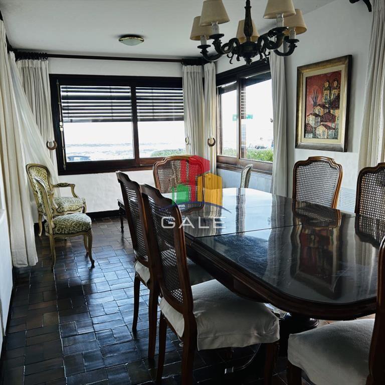 Apartamento frente al mar 4 dormitorios en - del