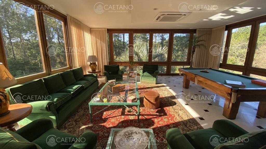 Espectacular residencia en Punta Ballena.
