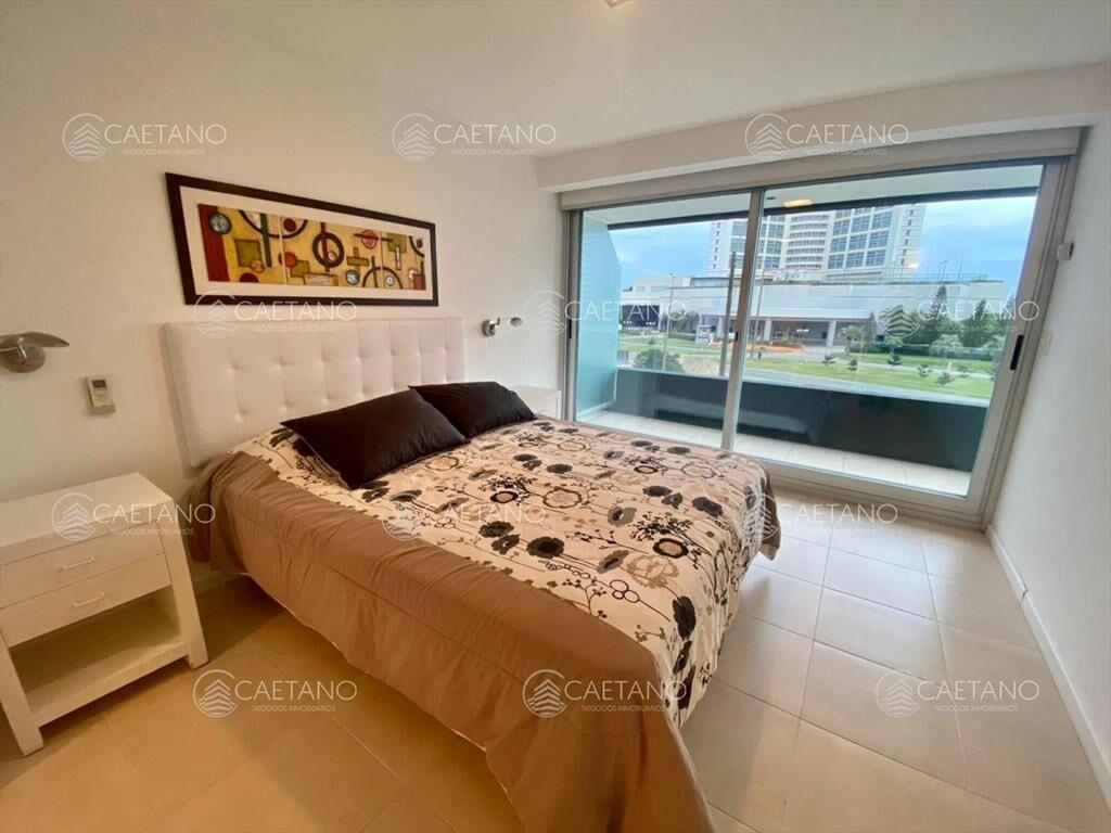Comodo apartamento de 3 dormitorios en torre de
